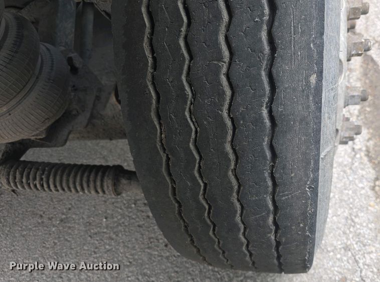 image for item EK5048 2019 Mack LR64E refuse truck