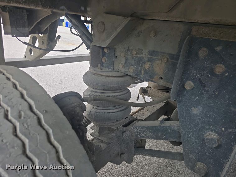 image for item EK5048 2019 Mack LR64E refuse truck