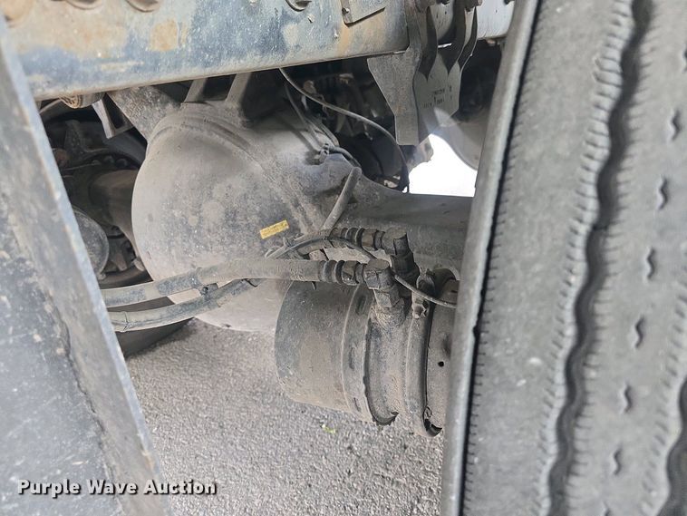 image for item EK5048 2019 Mack LR64E refuse truck