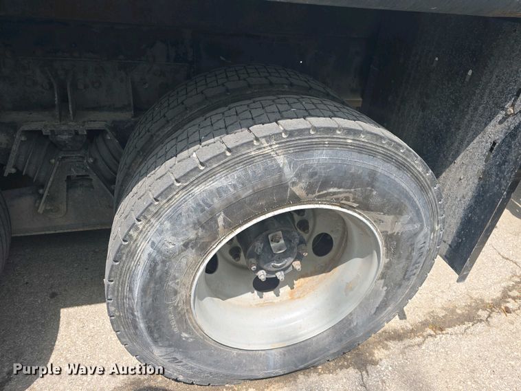 image for item EK5048 2019 Mack LR64E refuse truck