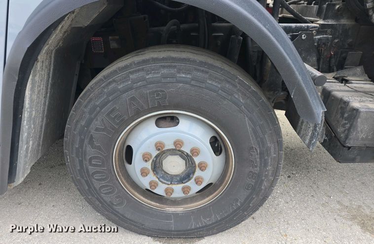 image for item EK5048 2019 Mack LR64E refuse truck