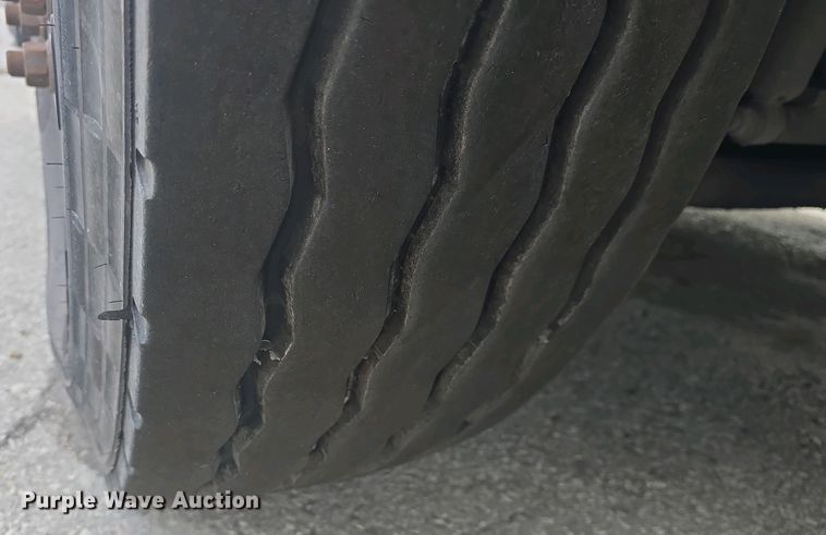 image for item EK5048 2019 Mack LR64E refuse truck