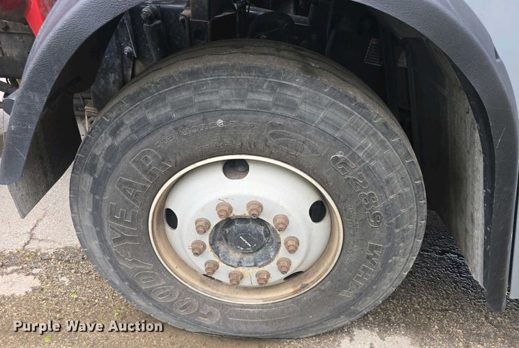 image for item EK5048 2019 Mack LR64E refuse truck