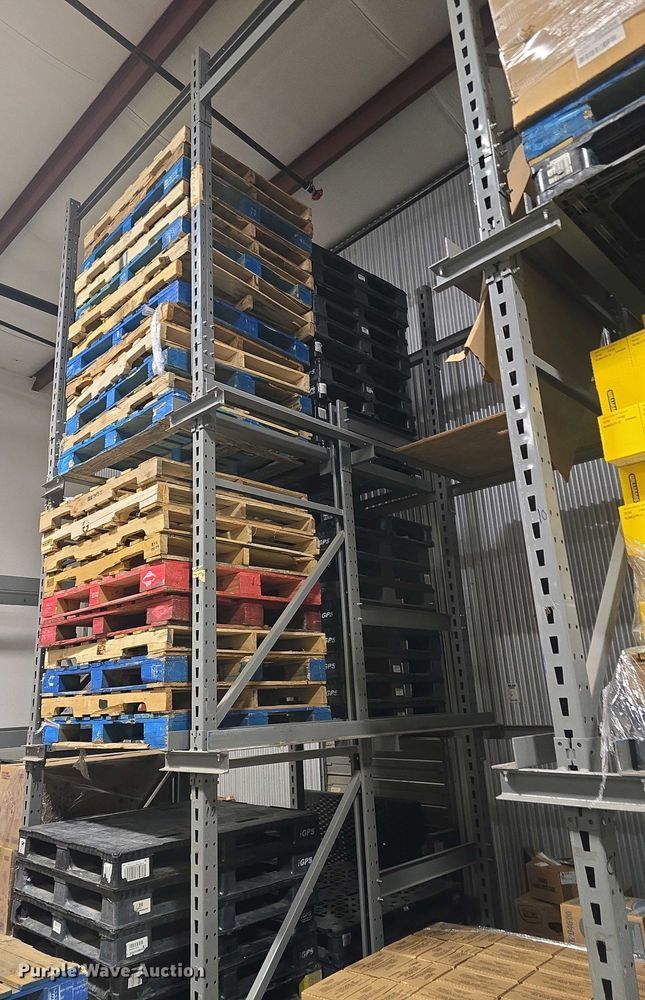 image for item EK5160 (2) sets of pallet racking