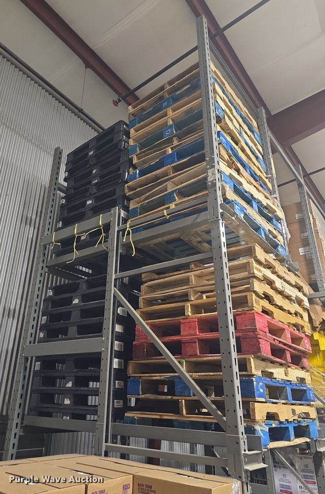 image for item EK5160 (2) sets of pallet racking