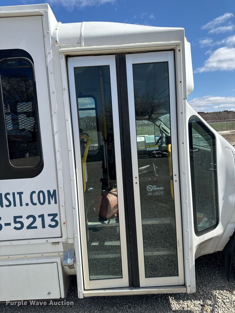 image for item EM3780 2012 Ford Econoline shuttle bus