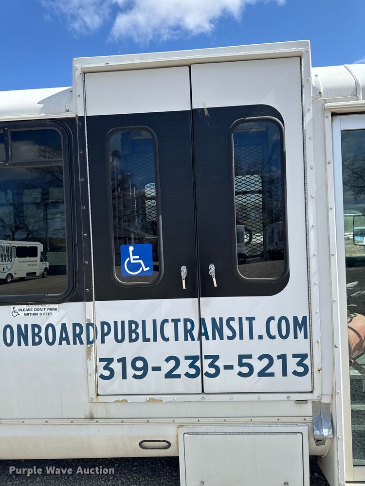 image for item EM3780 2012 Ford Econoline shuttle bus