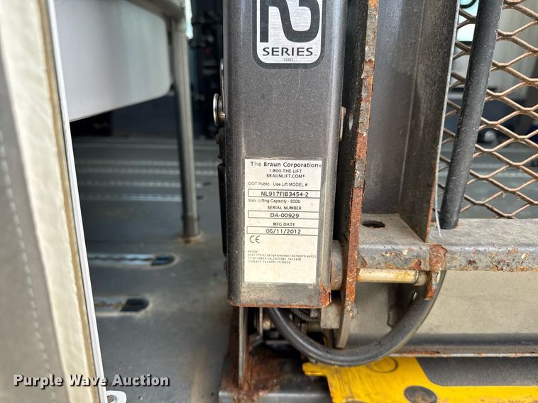 image for item EM3780 2012 Ford Econoline shuttle bus