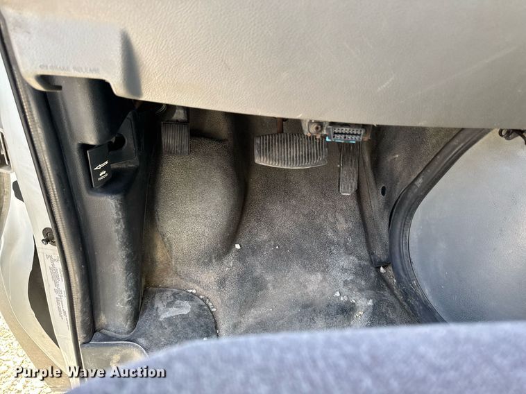 image for item EM3780 2012 Ford Econoline shuttle bus