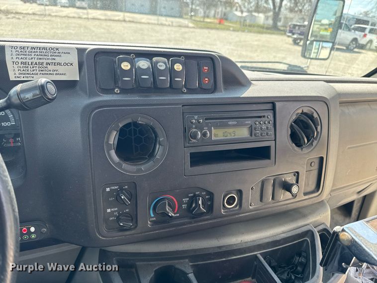 image for item EM3780 2012 Ford Econoline shuttle bus