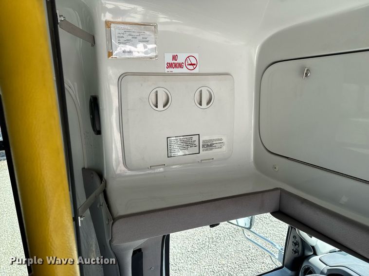 image for item EM3780 2012 Ford Econoline shuttle bus