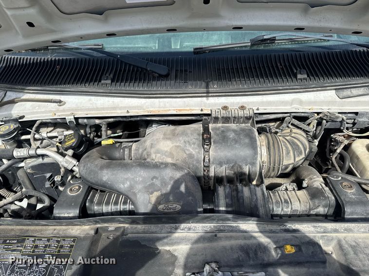 image for item EM3780 2012 Ford Econoline shuttle bus