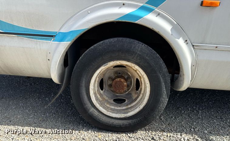 image for item EM3780 2012 Ford Econoline shuttle bus