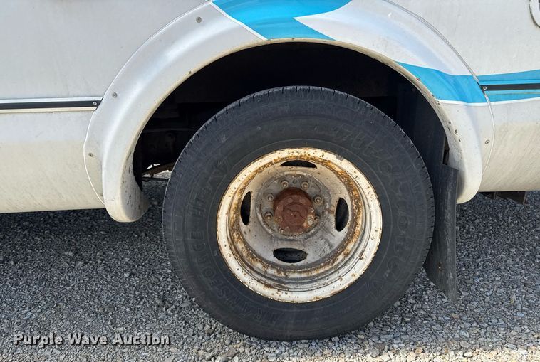 image for item EM3780 2012 Ford Econoline shuttle bus