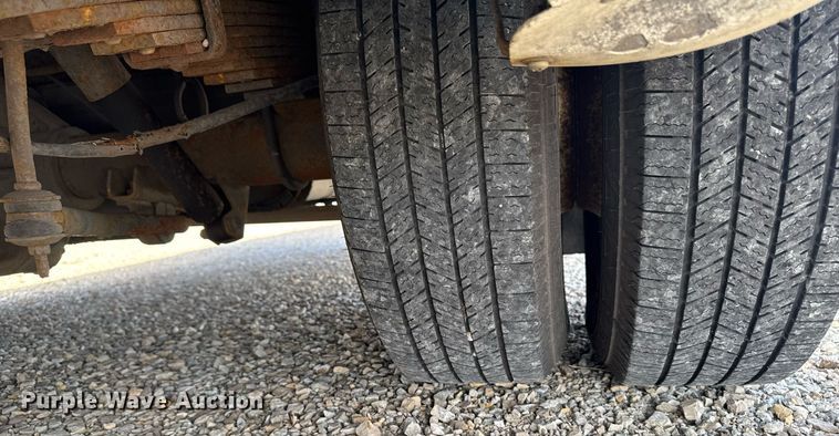 image for item EM3780 2012 Ford Econoline shuttle bus