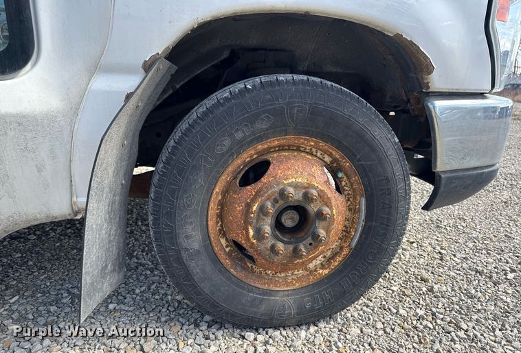 image for item EM3780 2012 Ford Econoline shuttle bus