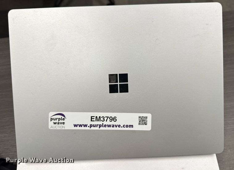 image for item EM3796 (10) Microsoft 1868 Surface laptops