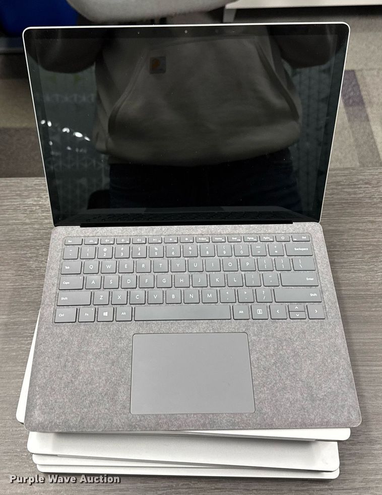 image for item EM3796 (10) Microsoft 1868 Surface laptops