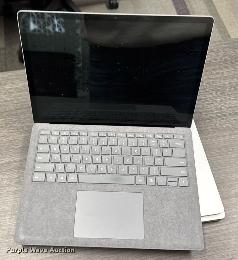 image for item EM3796 (10) Microsoft 1868 Surface laptops