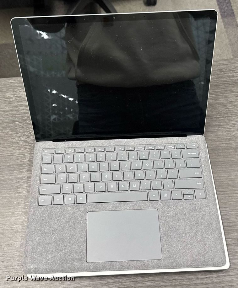 image for item EM3796 (10) Microsoft 1868 Surface laptops