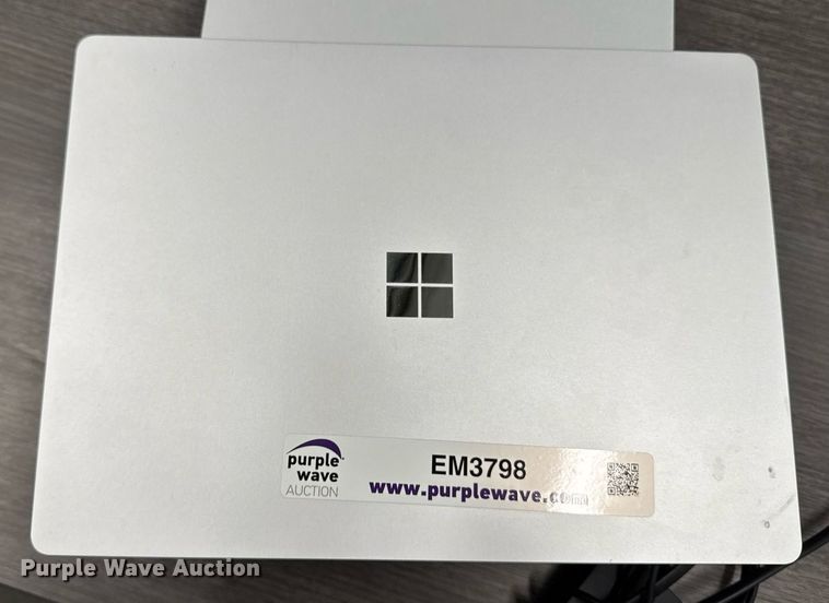 image for item EM3798 (10) Microsoft 1868 Surface laptops