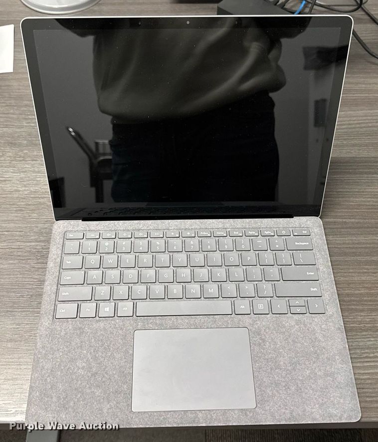 image for item EM3799 (10) Microsoft 1868 Surface laptops