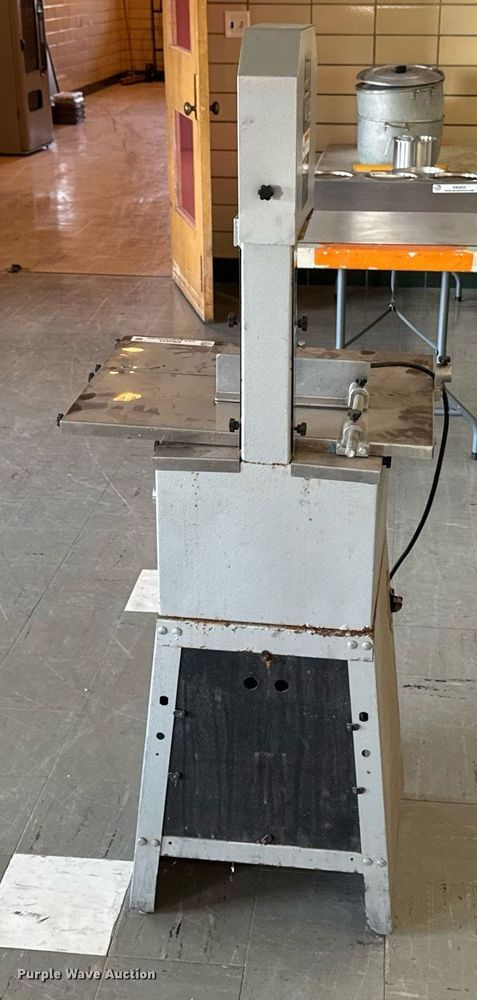 image for item EM3833 2004 Northern industrial TH298-002 band saw