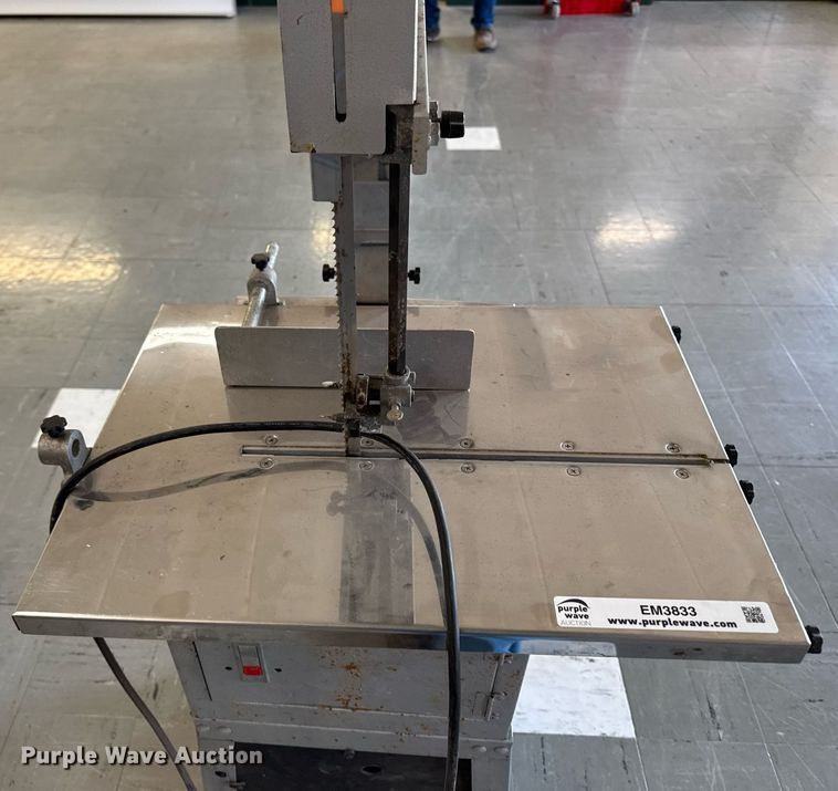 image for item EM3833 2004 Northern industrial TH298-002 band saw