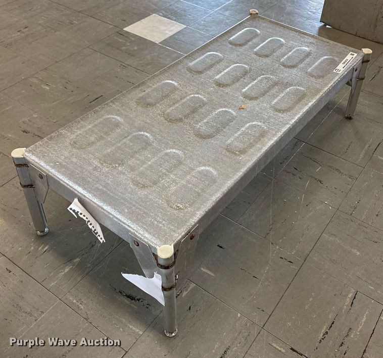 image for item EM3834 Victory Mobile Equipment metal table 