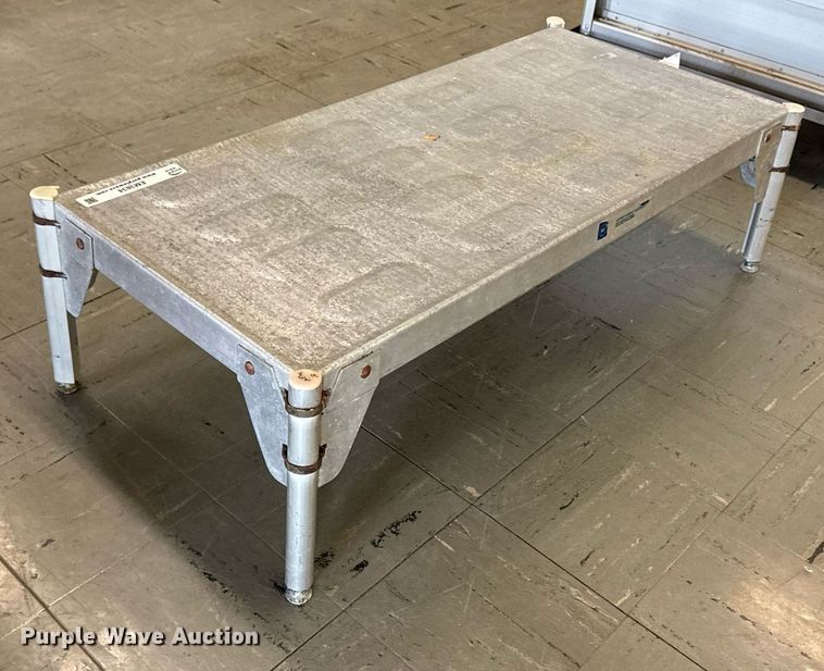 image for item EM3834 Victory Mobile Equipment metal table 