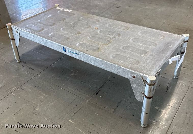 image for item EM3834 Victory Mobile Equipment metal table 
