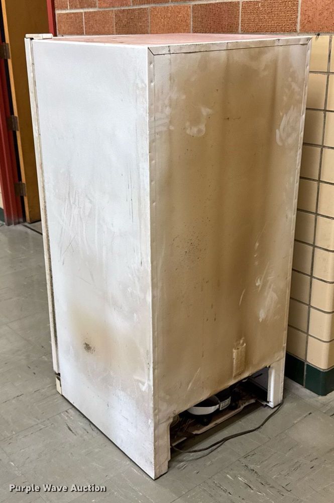 image for item EM3845 Kenmore 253.21421101 freezer