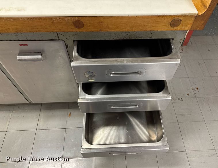 image for item EM3848 Kitchen prepping table