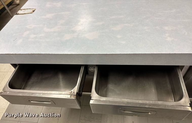 image for item EM3849 Kitchen prep table