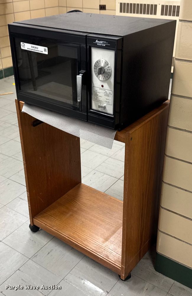 image for item EM3852 Amana microwave