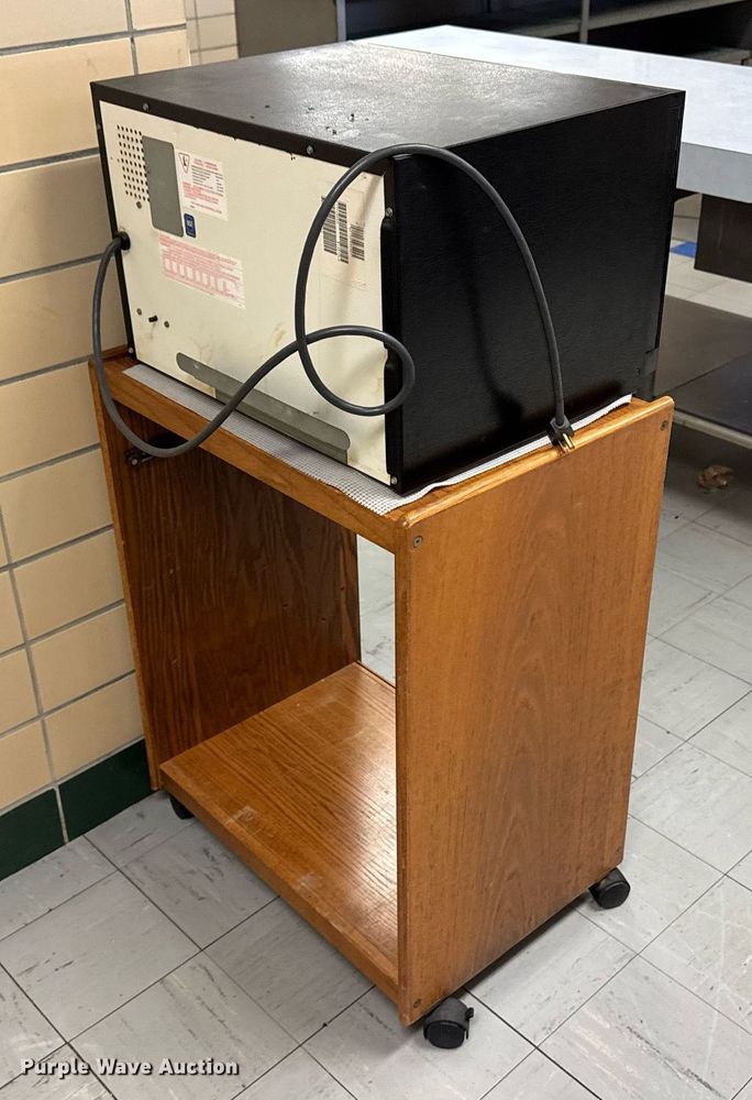 image for item EM3852 Amana microwave