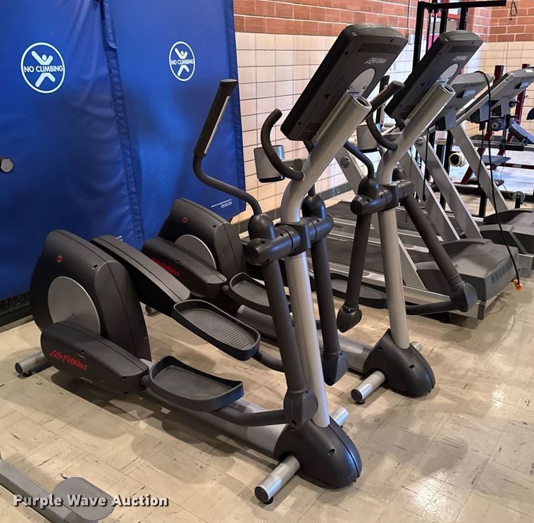 image for item EM3863 (2) Life fitness CLSX elliptical machines