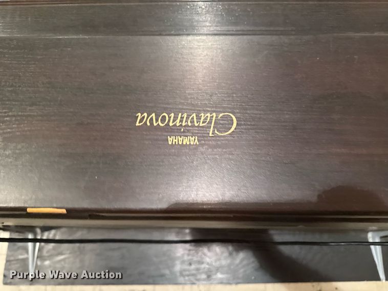 image for item EM3879 Yamaha CLP-133 clavinova electric piano