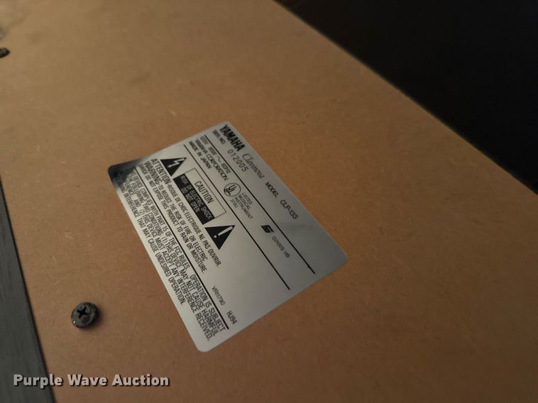 image for item EM3879 Yamaha CLP-133 clavinova electric piano