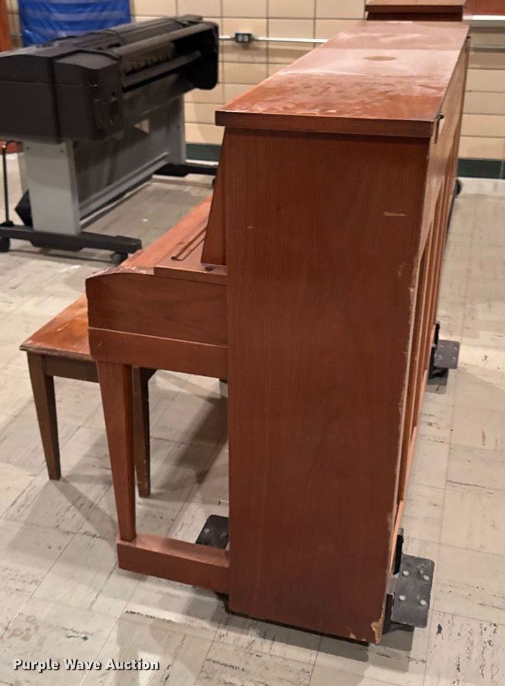 image for item EM3881 Hamilton piano