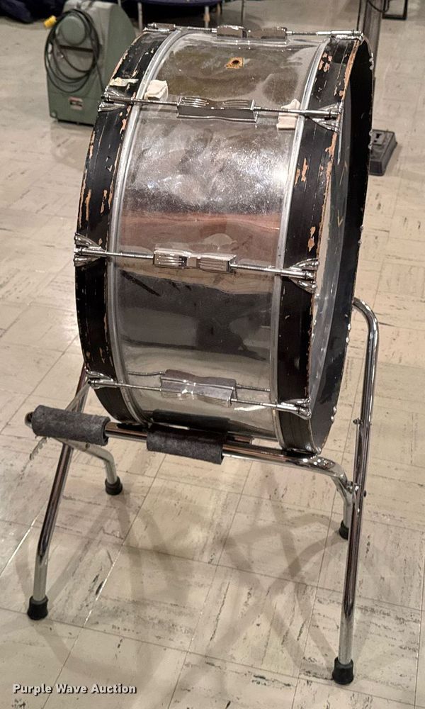 image for item EM3882 Ludwig drum