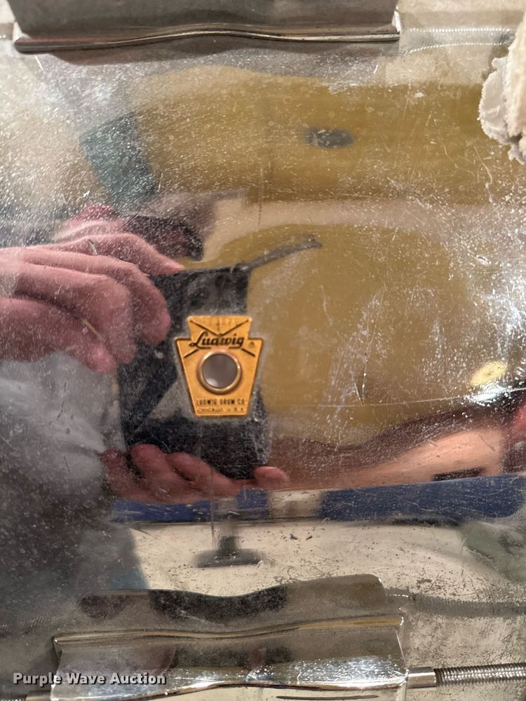 image for item EM3882 Ludwig drum