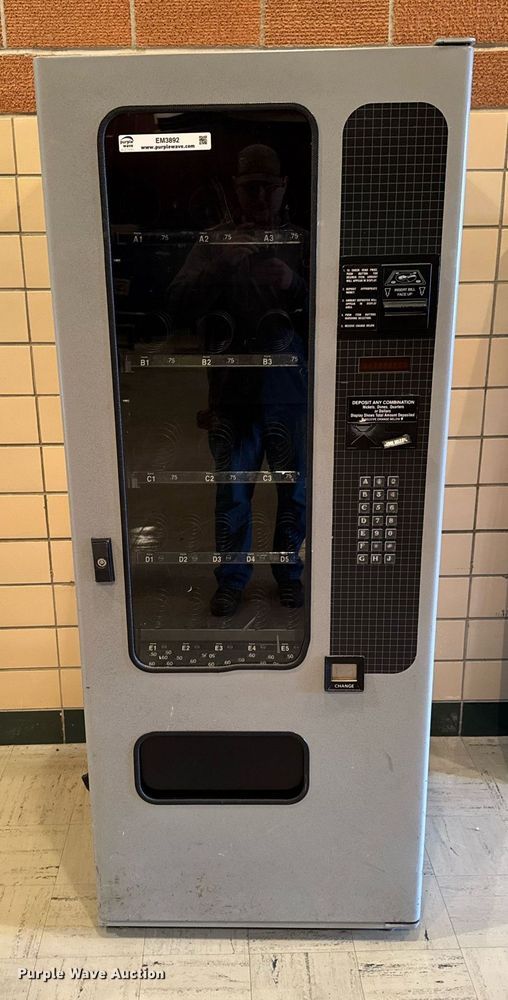 image for item EM3892 FSI 3039 vending machine