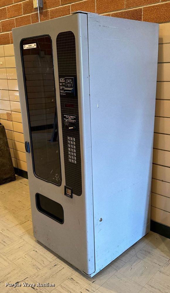 image for item EM3892 FSI 3039 vending machine