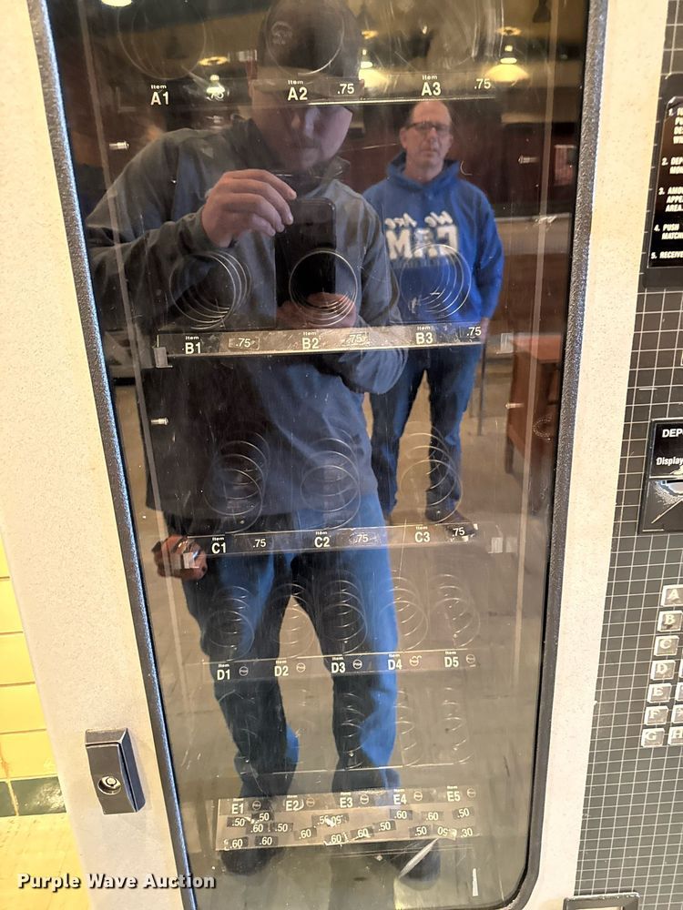 image for item EM3892 FSI 3039 vending machine