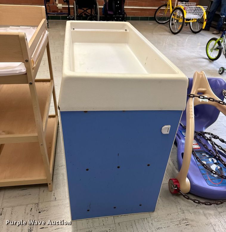 image for item EM3928 Nursery equipment