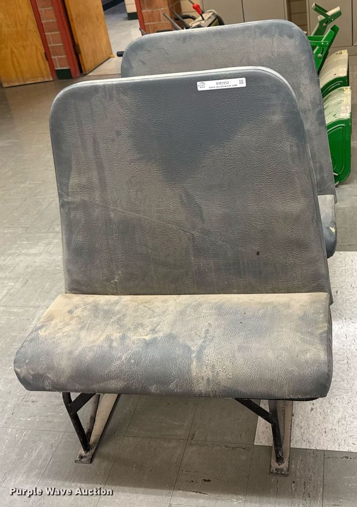 image for item EM3952 (2) bus seats