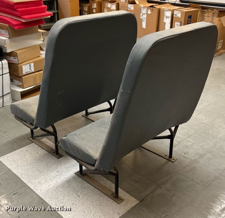 image for item EM3952 (2) bus seats