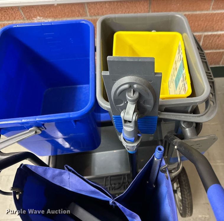 image for item EM3956 Cleaning equipment