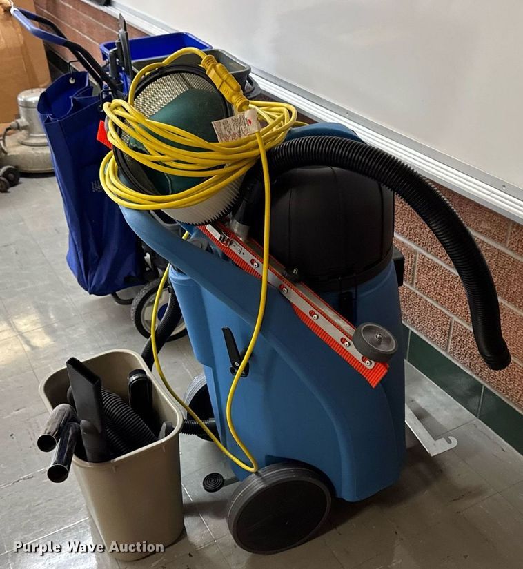 image for item EM3956 Cleaning equipment